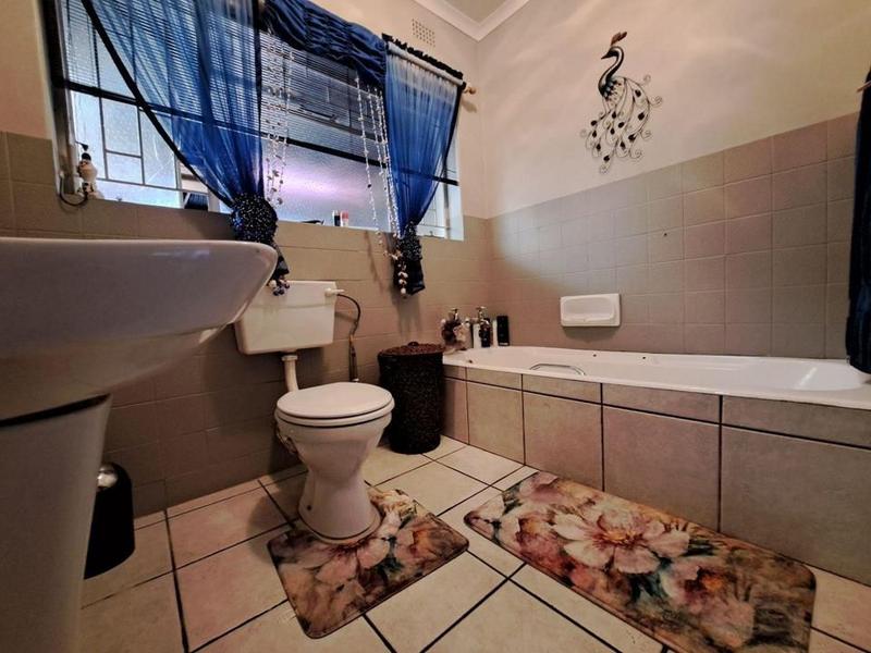 To Let 5 Bedroom Property for Rent in Potchefstroom North West